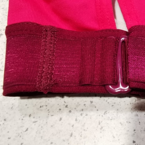 Lolë Sports Bras - Olive with Yellow and Pink with Burgundy - Picture 10 of 12